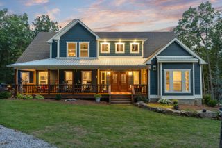 303 N Lake Dr, Altamont, TN 37301