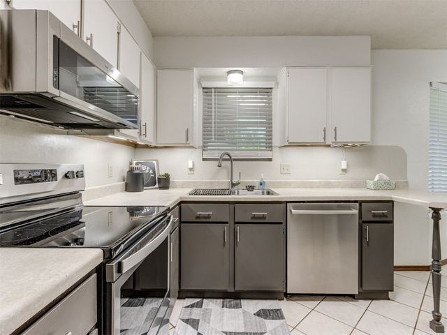 501 E Cardinal Place, Midwest City, OK 73130