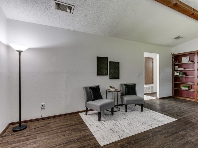 501 E Cardinal Place, Midwest City, OK 73130