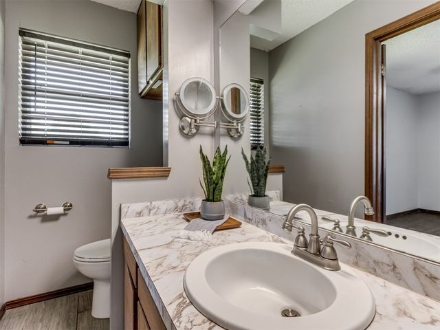 501 E Cardinal Place, Midwest City, OK 73130