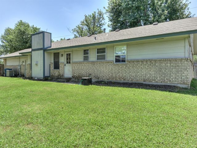 501 E Cardinal Place, Midwest City, OK 73130