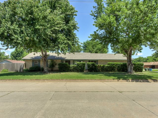 501 E Cardinal Place, Midwest City, OK 73130
