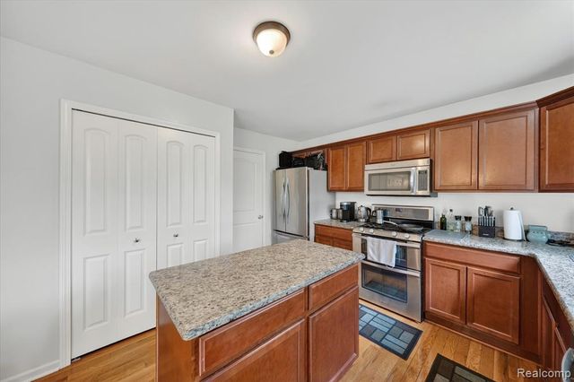 6119 Treetops Drive, Romulus, MI 48174