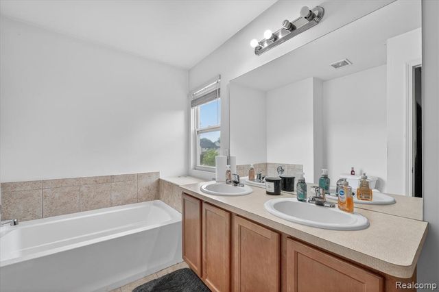 6119 Treetops Drive, Romulus, MI 48174