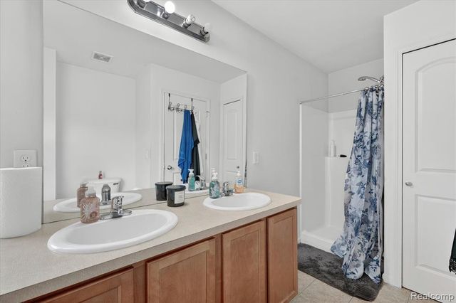 6119 Treetops Drive, Romulus, MI 48174