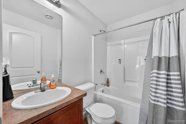 6119 Treetops Drive, Romulus, MI 48174