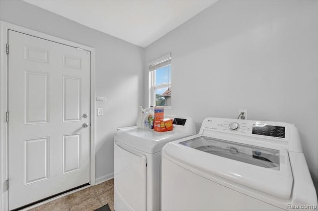 6119 Treetops Drive, Romulus, MI 48174