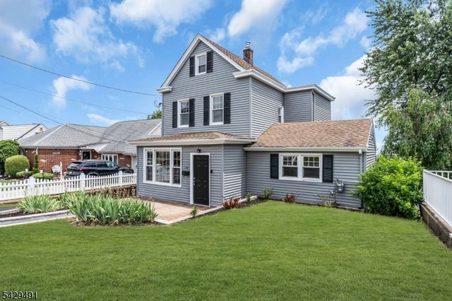 724 3Rd St, Lyndhurst Twp., NJ 07071