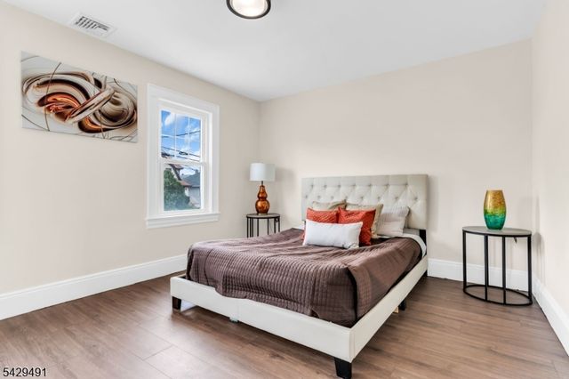 724 3Rd St, Lyndhurst Twp., NJ 07071