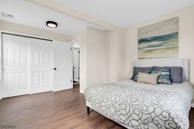 724 3Rd St, Lyndhurst Twp., NJ 07071