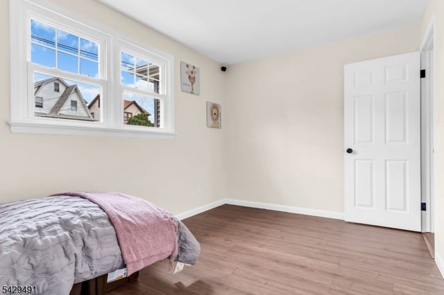 724 3Rd St, Lyndhurst Twp., NJ 07071