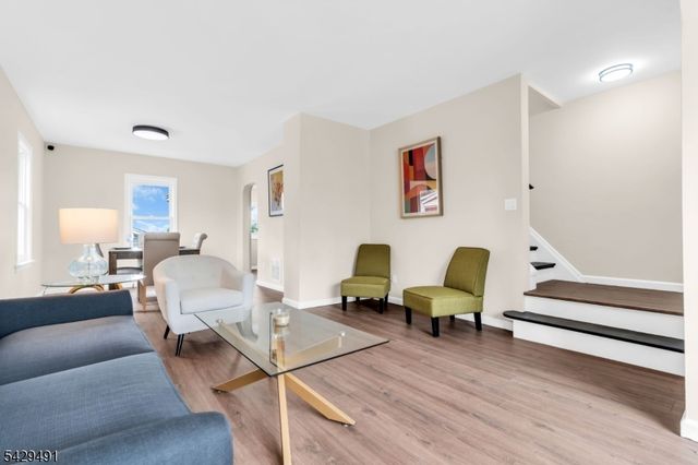 724 3Rd St, Lyndhurst Twp., NJ 07071