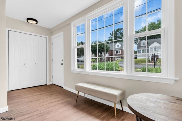 724 3Rd St, Lyndhurst Twp., NJ 07071