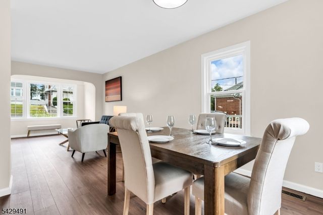 724 3Rd St, Lyndhurst Twp., NJ 07071