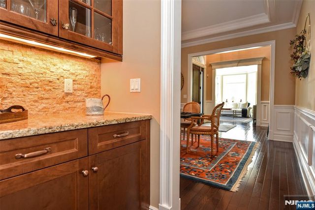 175 Cortland Drive 68, Saddle River, NJ 07458