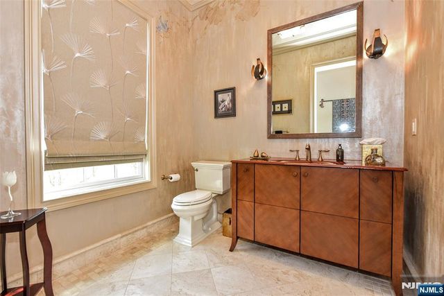 175 Cortland Drive 68, Saddle River, NJ 07458