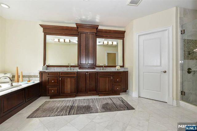 175 Cortland Drive 68, Saddle River, NJ 07458