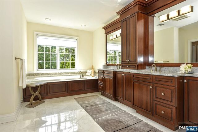 175 Cortland Drive 68, Saddle River, NJ 07458