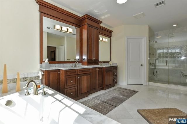175 Cortland Drive 68, Saddle River, NJ 07458