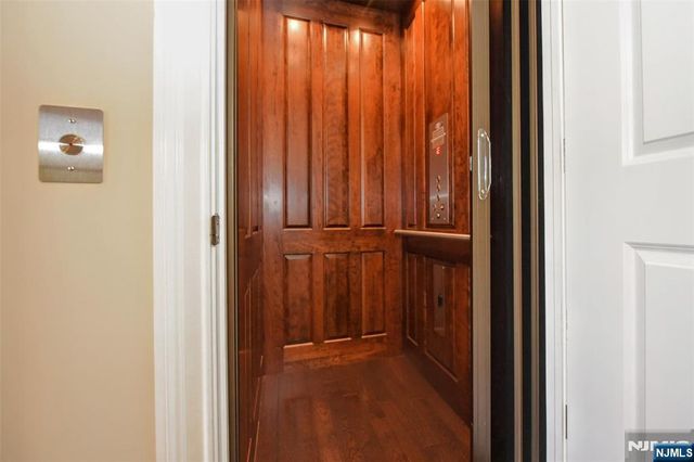 175 Cortland Drive 68, Saddle River, NJ 07458