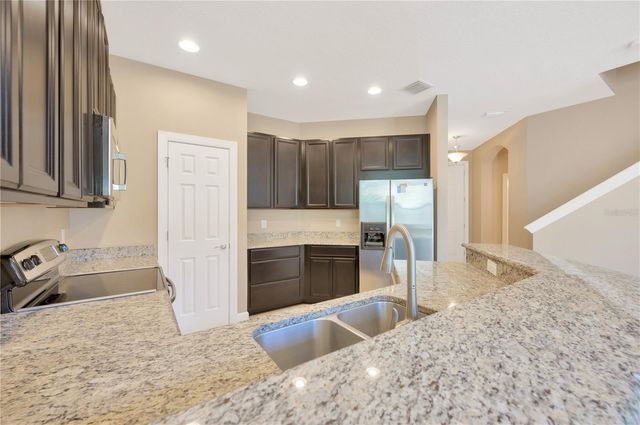 16065 BELLA WOODS DRIVE, Tampa, FL 33647