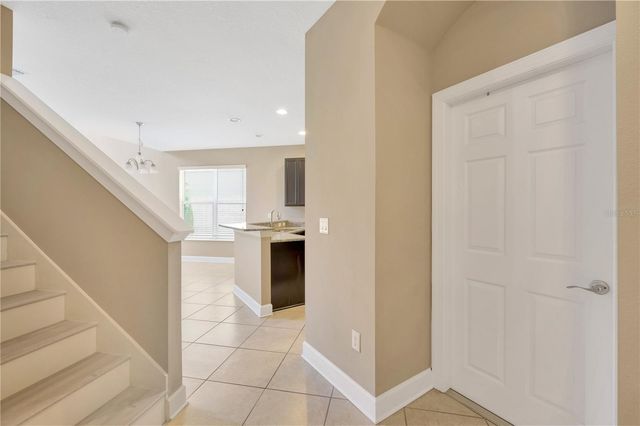 16065 BELLA WOODS DRIVE, Tampa, FL 33647