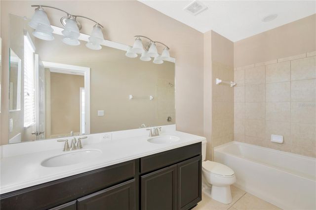 16065 BELLA WOODS DRIVE, Tampa, FL 33647