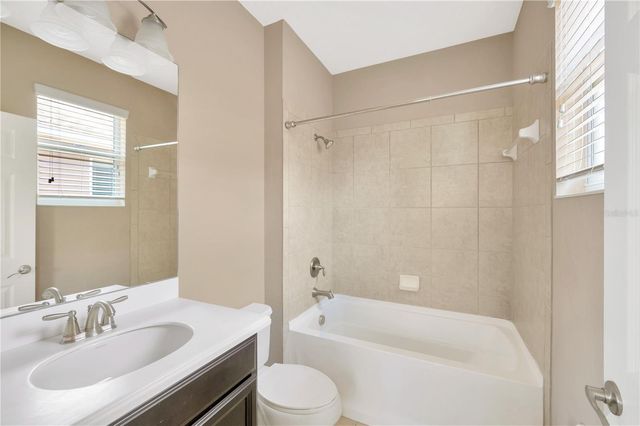 16065 BELLA WOODS DRIVE, Tampa, FL 33647