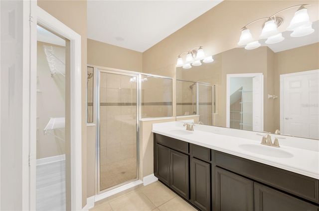16065 BELLA WOODS DRIVE, Tampa, FL 33647