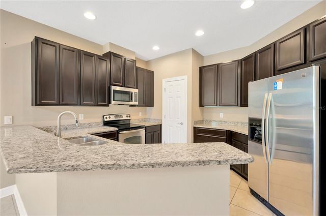 16065 BELLA WOODS DRIVE, Tampa, FL 33647