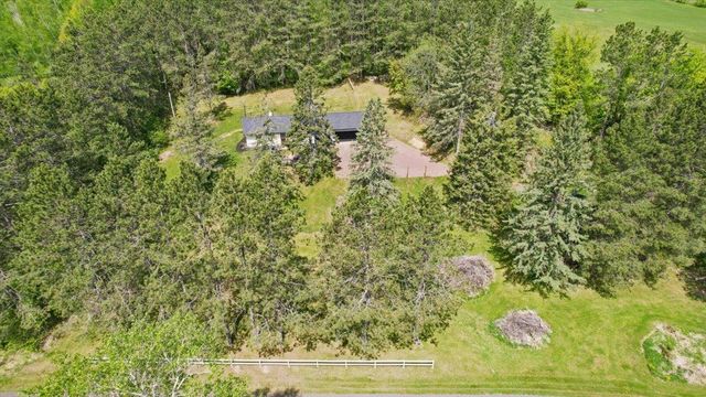 2253 Hay Lake Road, Carlton, MN 55718