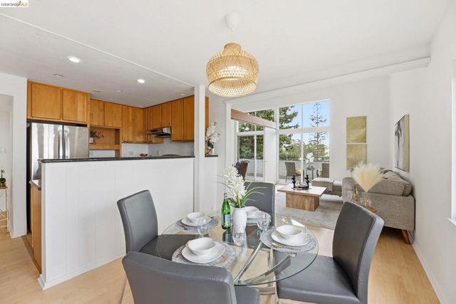 2634 Virginia St 33, Berkeley, CA 94709