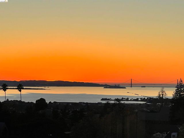 2634 Virginia St 33, Berkeley, CA 94709