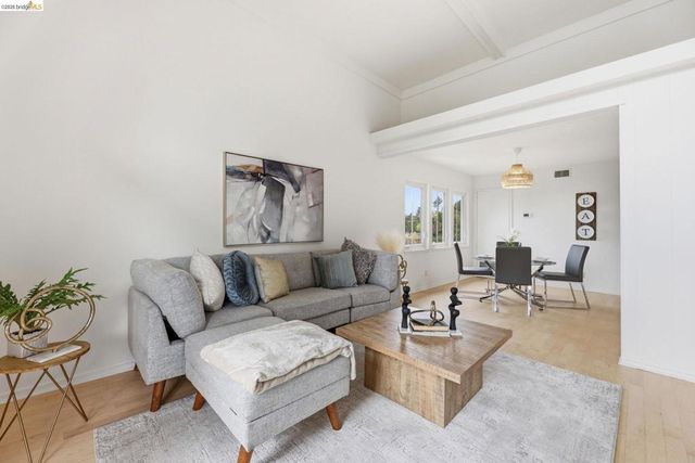 2634 Virginia St 33, Berkeley, CA 94709