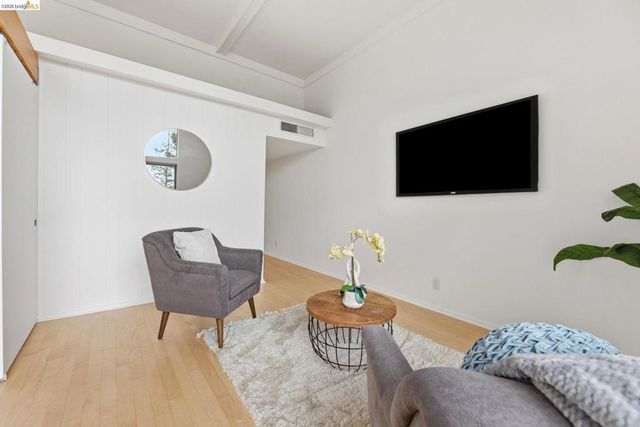 2634 Virginia St 33, Berkeley, CA 94709