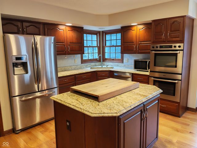 871 Franklin Trace, Zionsville, IN 46077