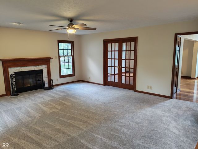 871 Franklin Trace, Zionsville, IN 46077