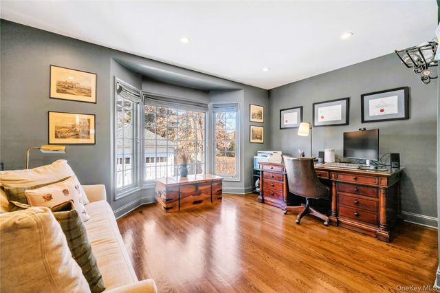 7 Putnam Road, Scarsdale, NY 10583