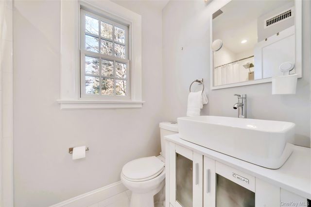 7 Putnam Road, Scarsdale, NY 10583