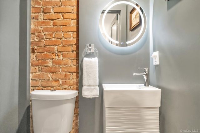 7 Putnam Road, Scarsdale, NY 10583