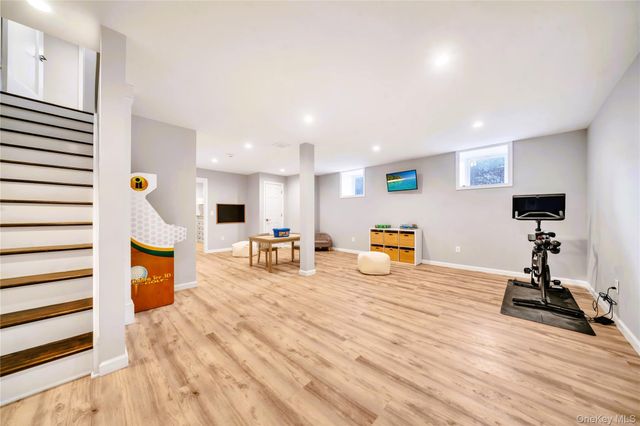 7 Putnam Road, Scarsdale, NY 10583