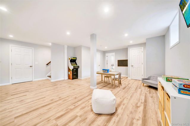 7 Putnam Road, Scarsdale, NY 10583