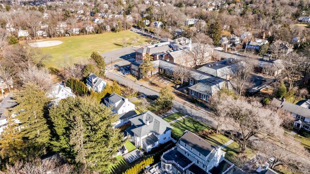 7 Putnam Road, Scarsdale, NY 10583