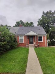 22825 Brittany Avenue, Eastpointe, MI 48021