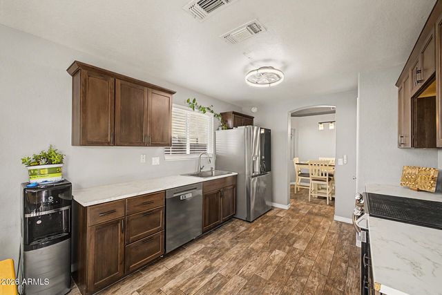 8536 W OCOTILLO Road, Glendale, AZ 85305