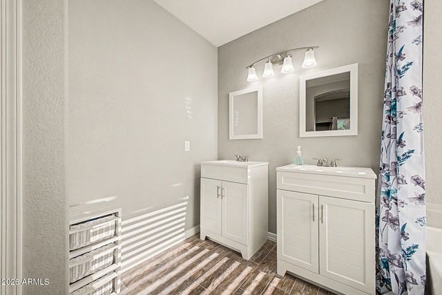 8536 W OCOTILLO Road, Glendale, AZ 85305