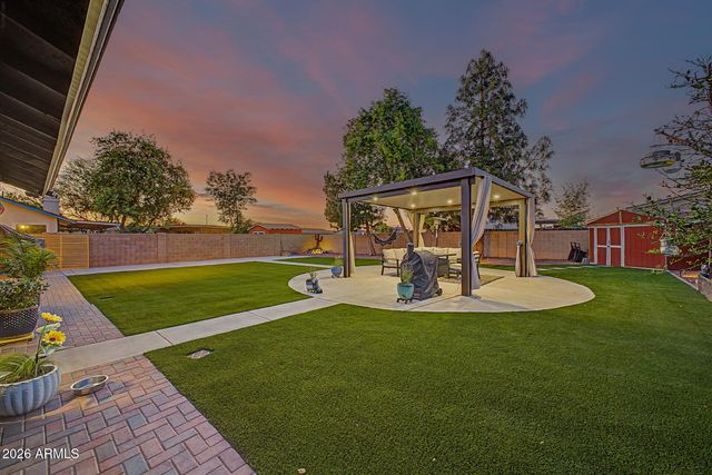 8536 W OCOTILLO Road, Glendale, AZ 85305