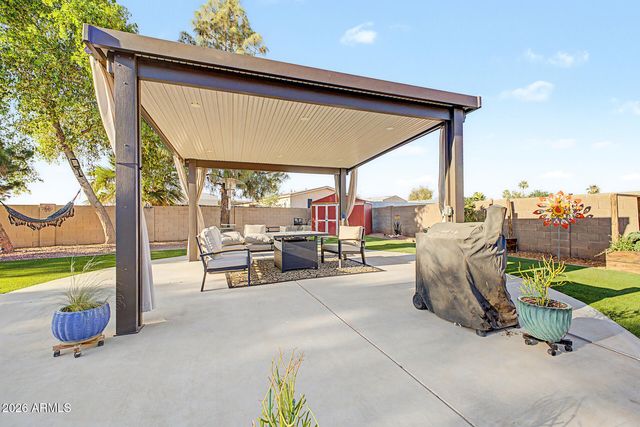 8536 W OCOTILLO Road, Glendale, AZ 85305