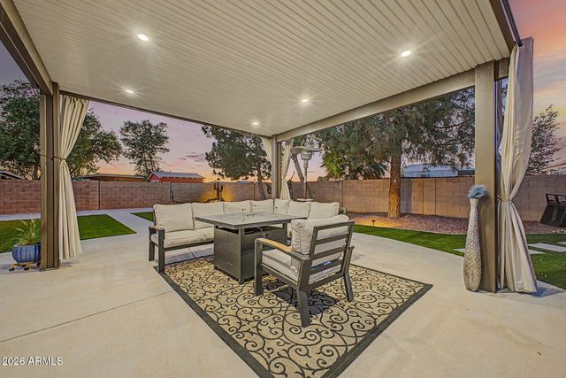 8536 W OCOTILLO Road, Glendale, AZ 85305