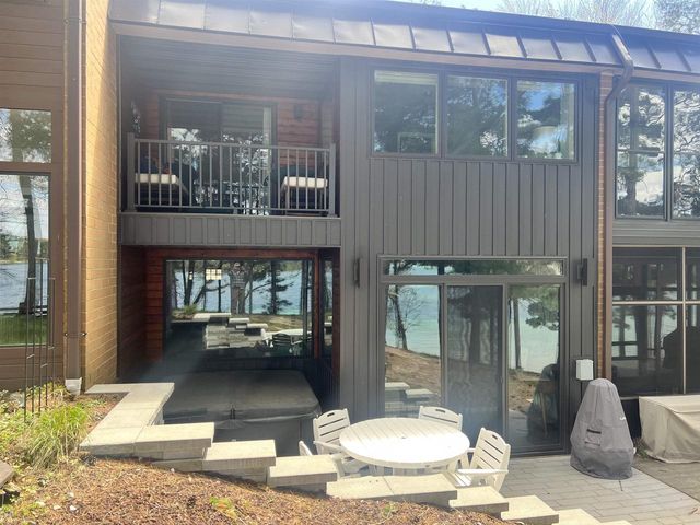E1280 COUNTY ROAD Q, Waupaca, WI 54981